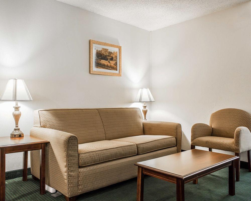 Rodeway Inn Columbia Buitenkant foto